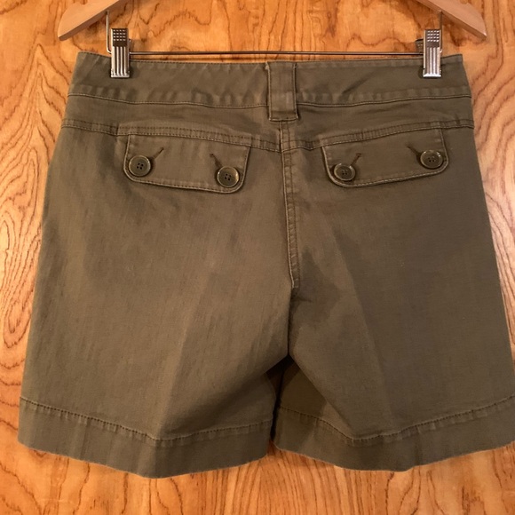 CAbi Khaki Women's Cargo Shorts - Picture 4 of 6